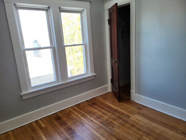 Foto del edificio - 227 Heath St