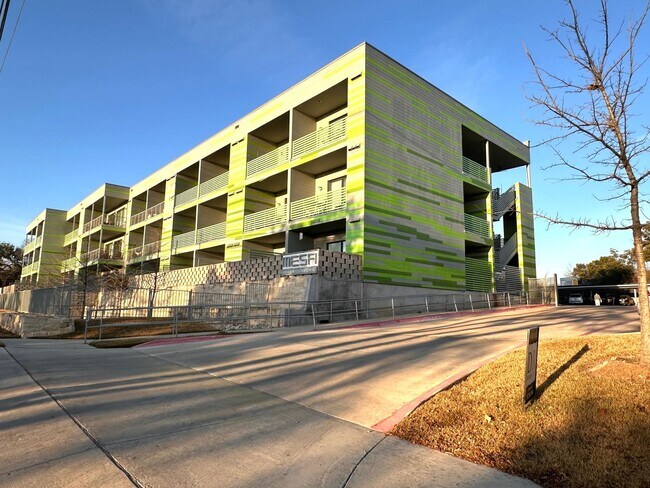 Building Photo - Modern Gated Community, Top Floor Unit with a large balcony, 2 Bedrooms 1.5 Baths Condo for Rent ...