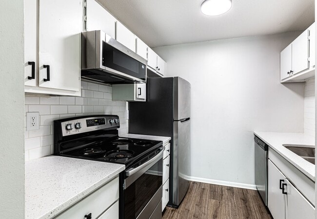 Interior Photo - The Brooks at 808