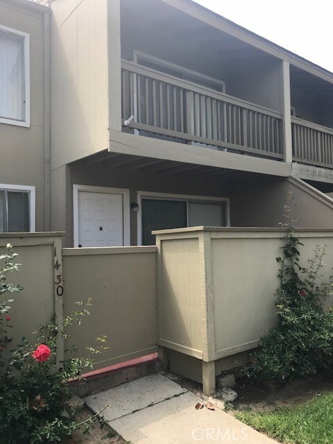 Building Photo - 1430 W Badillo St