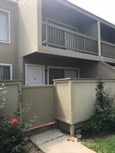 Building Photo - 1430 W Badillo St