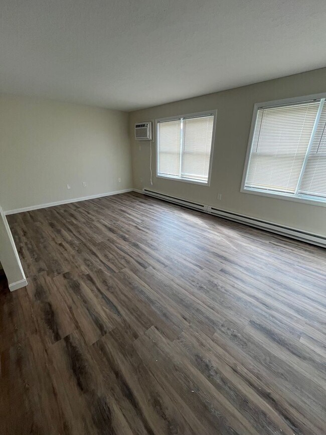 Foto del edificio - $750 Security Deposit & First Month's Rent!
