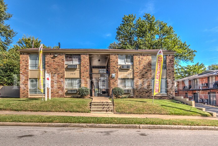 Primary Photo - 290 S Waldran Blvd