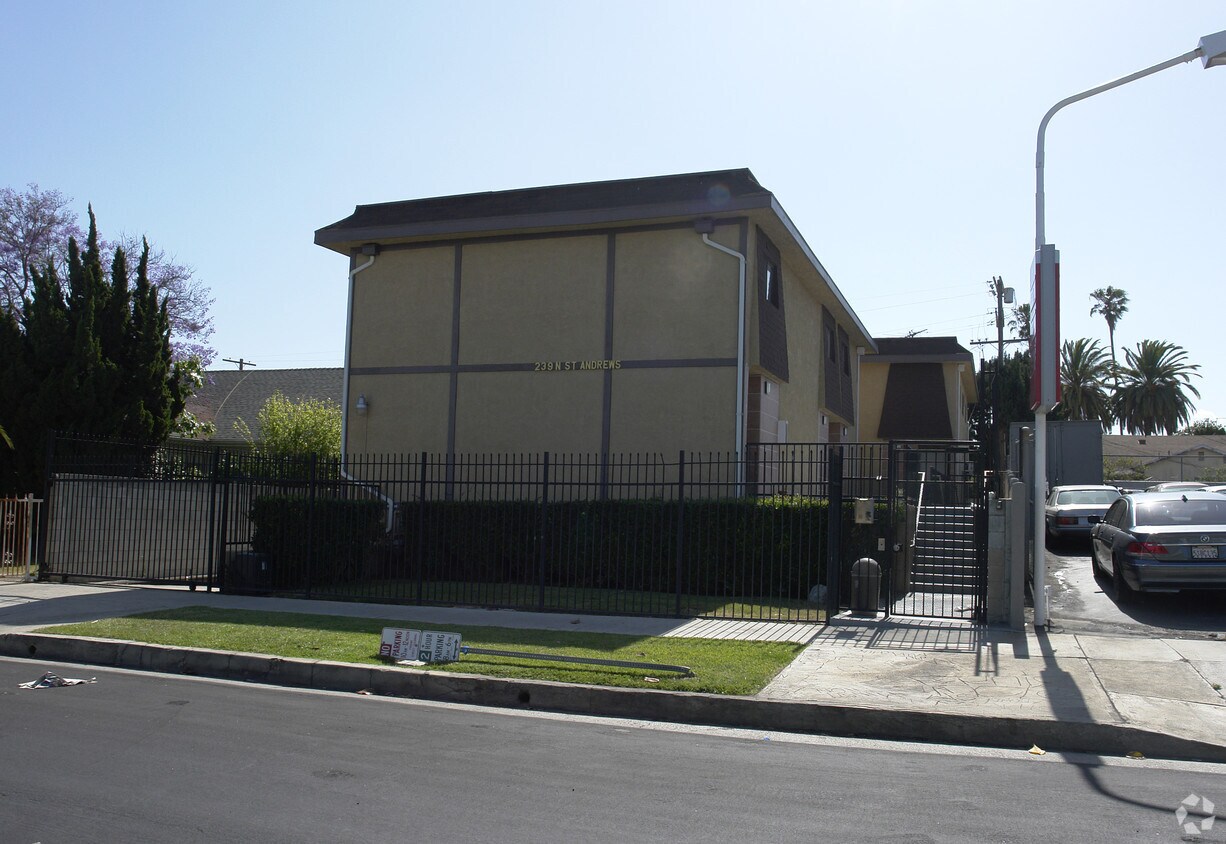 Primary Photo - 239 N St Andrews Pl
