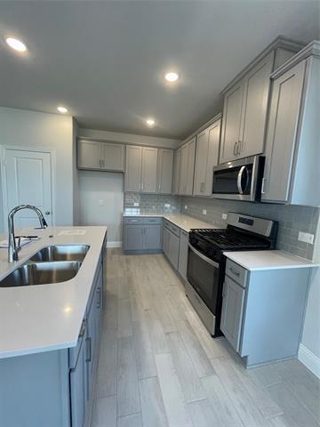 Foto del edificio - 608 Portina Dr