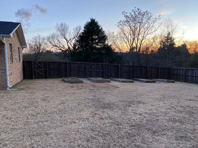 Building Photo - 85 Bennett Cir