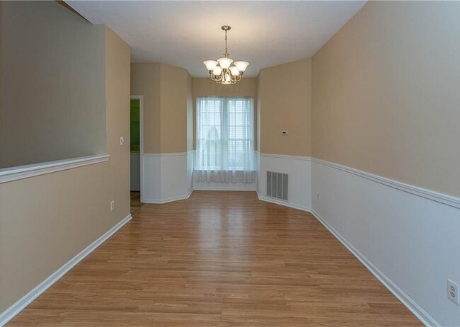 Foto del edificio - 608 Burr Oak Dr