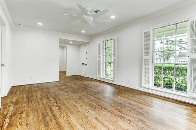 Building Photo - 5429 Lincrest Ln