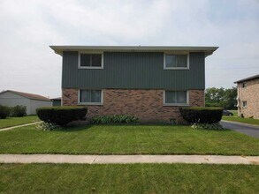 Building Photo - 508 Schroeder Ave