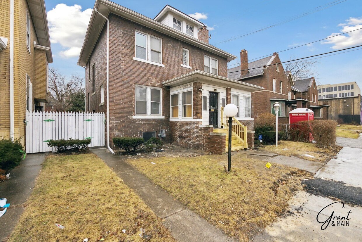 Primary Photo - 4 Bedroom $1550