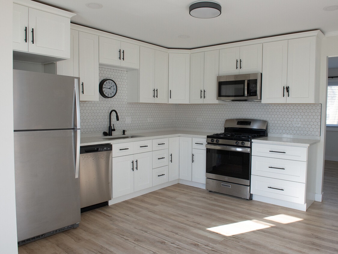 Building Photo - 2203 Sigwalt St