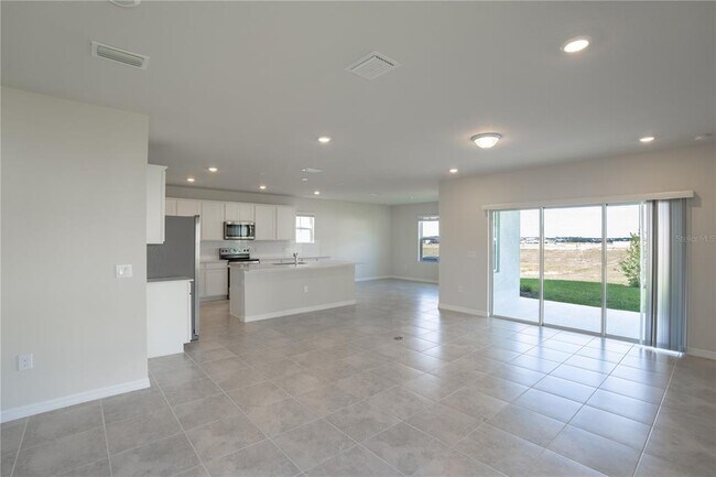 Building Photo - 3259 Ellsworth Ave