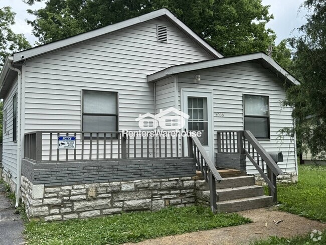 Building Photo - 3008 Pasteur Ave