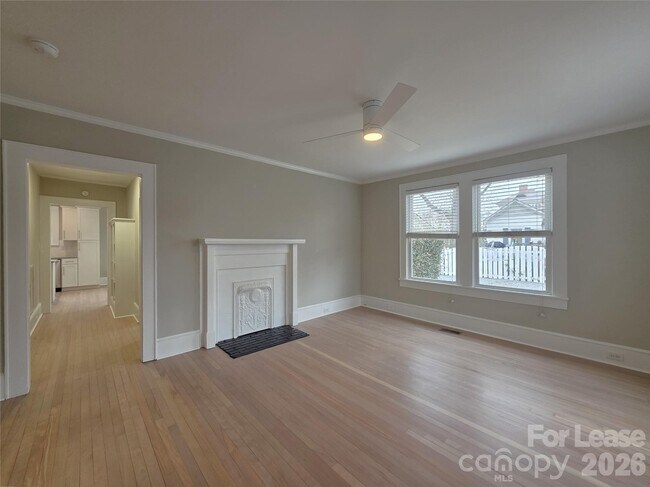 Foto del edificio - 200 E 2nd St