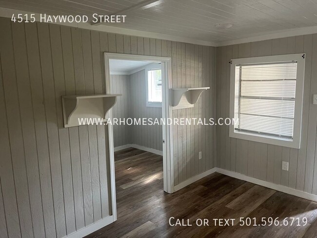 Foto del edificio - 4515 Haywood St