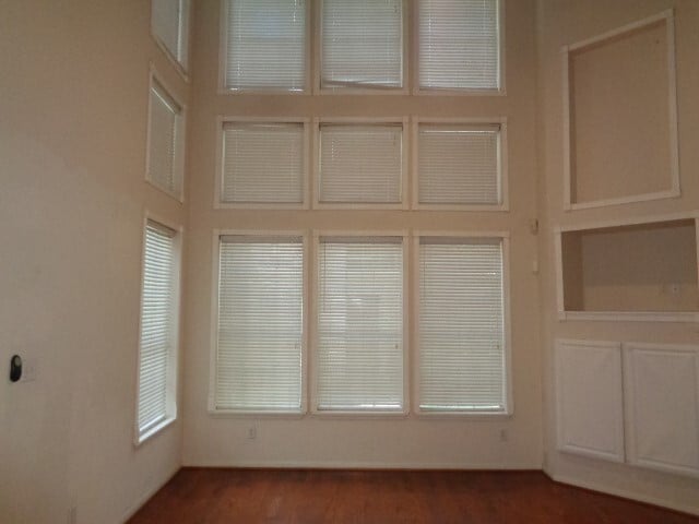Building Photo - 10326 Thornmont Ln