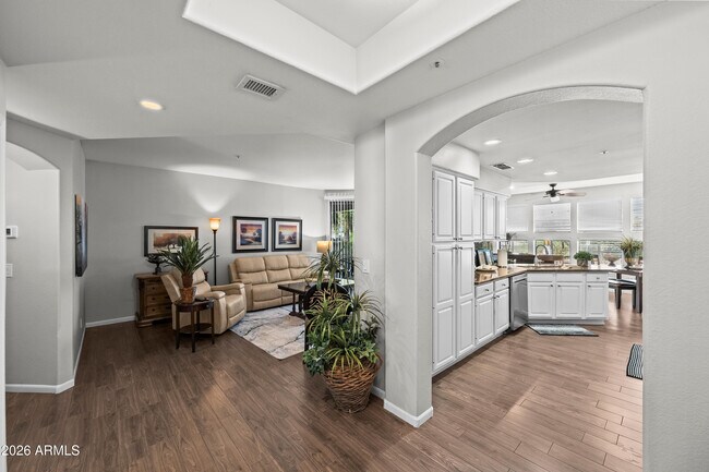 Building Photo - 7700 E Gainey Ranch Rd