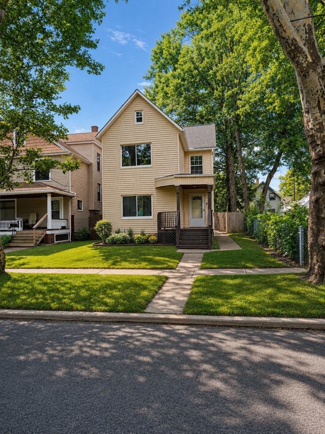 Building Photo - 2049 W 85th St