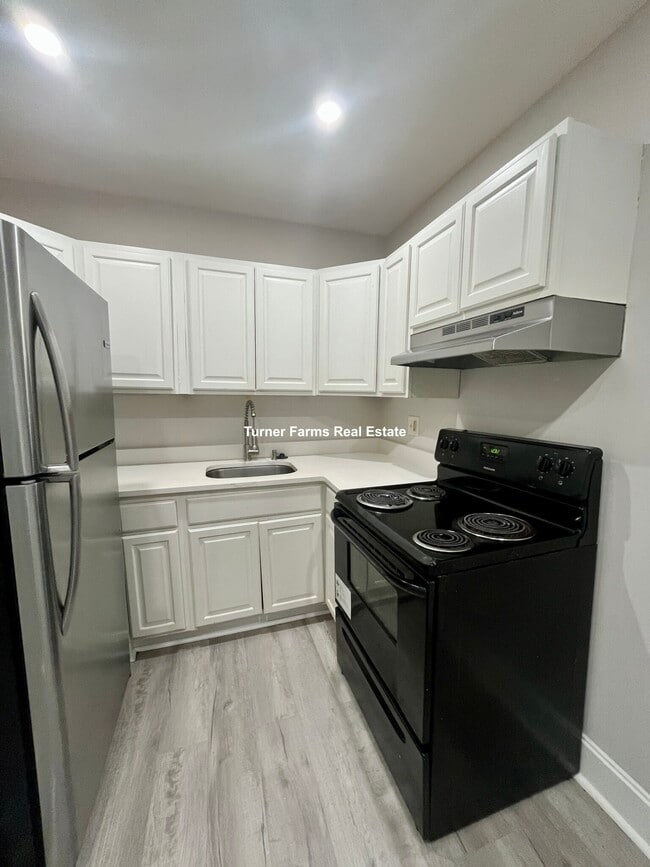 Building Photo - 83 Ruggles St