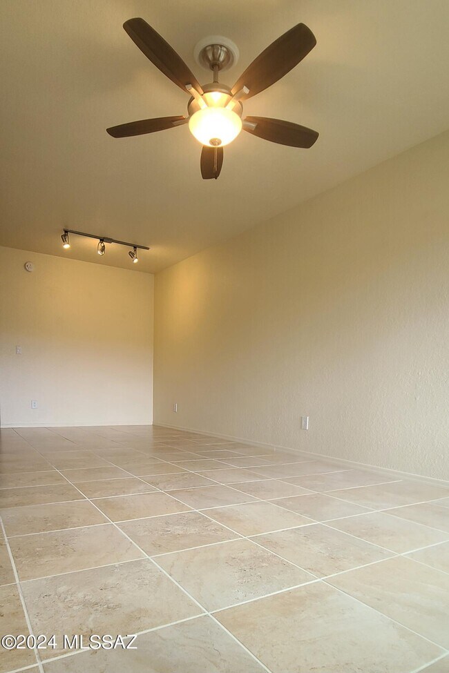 Foto del edificio - 5800 N Kolb Rd