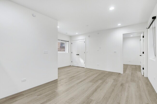 Foto del edificio - 1025 N Harlem Ave