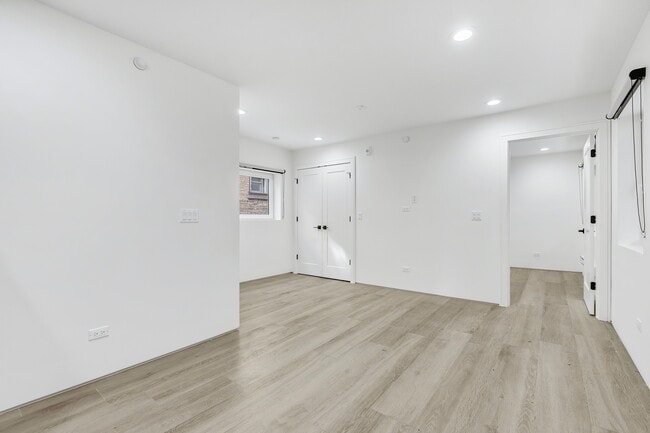 Building Photo - 1025 N Harlem Ave
