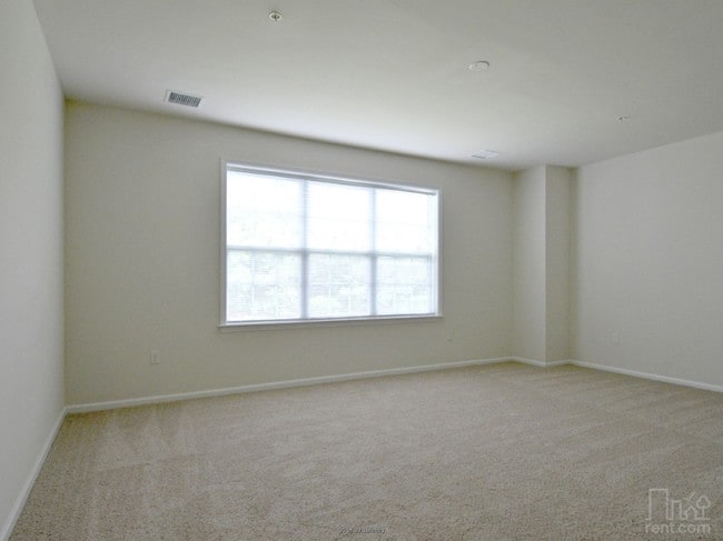Building Photo - 417 Timberlake Dr