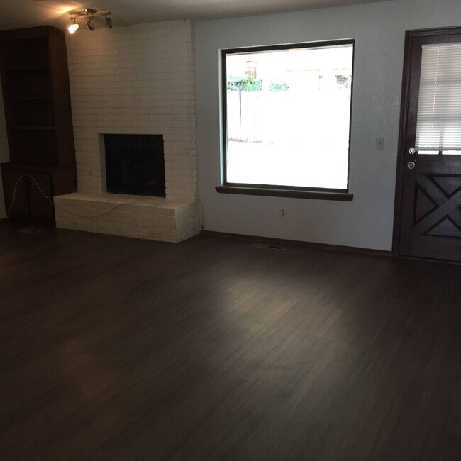 Foto del edificio - Available Now! Edmond near Summit Middle S...