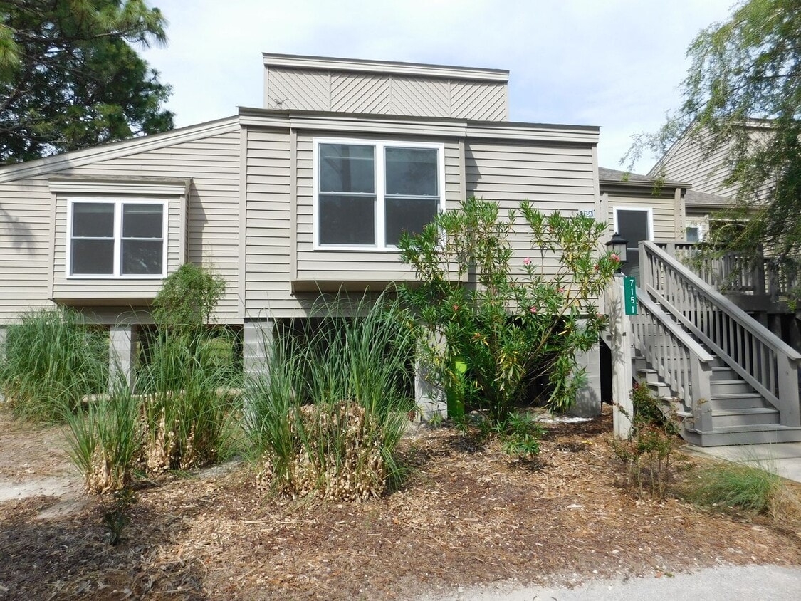 Foto principal - 7151 Windward Dr