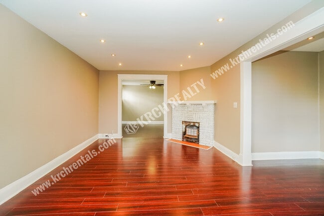 Building Photo - Nice 2-Bedroom Home with River Views