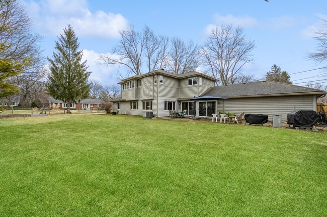 Fenced in backyard - 316 Iroquois Ave
