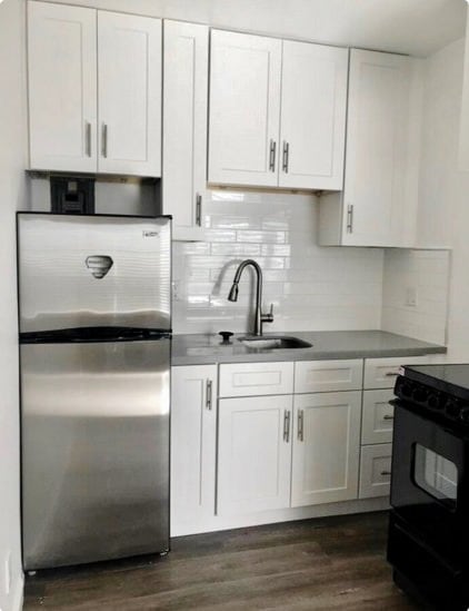 Foto del edificio - 6220 Holly Mont Dr