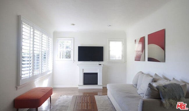 Building Photo - 12913 Zanja St