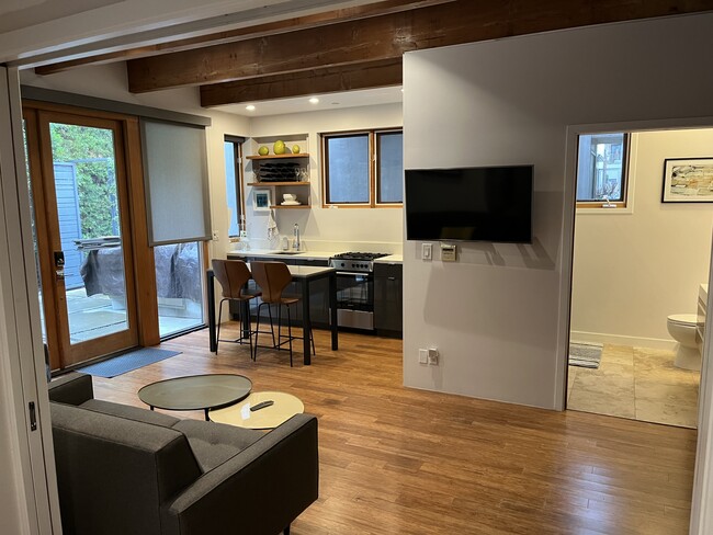 Building Photo - 367 Huntley Dr