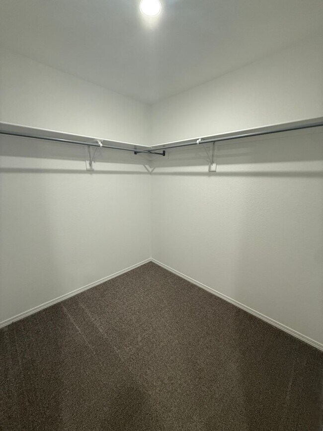 Foto del edificio - 200 Sarah Alyse Ln