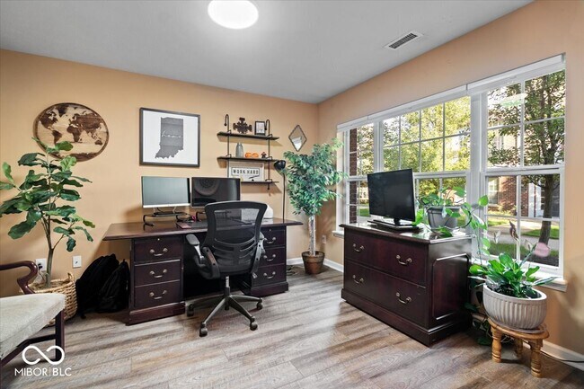 Foto del edificio - 11910 Riley Dr