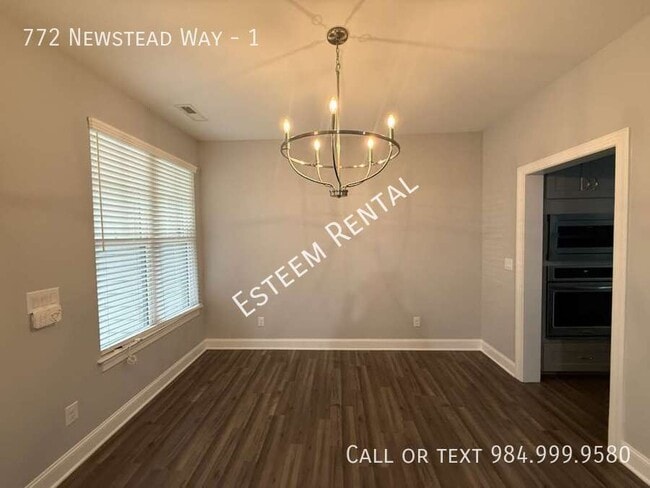 Building Photo - 772 Newstead Way