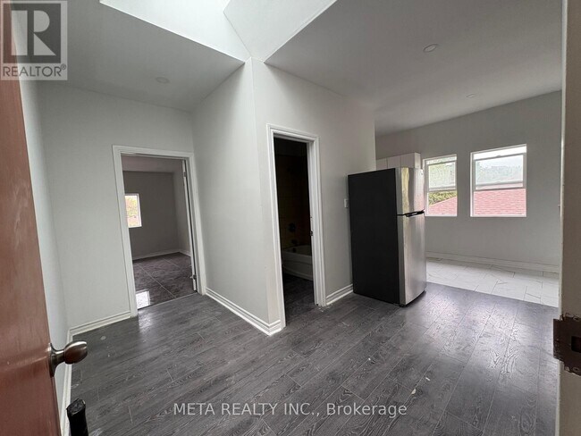 Building Photo - 35-35 Duncombe Blvd