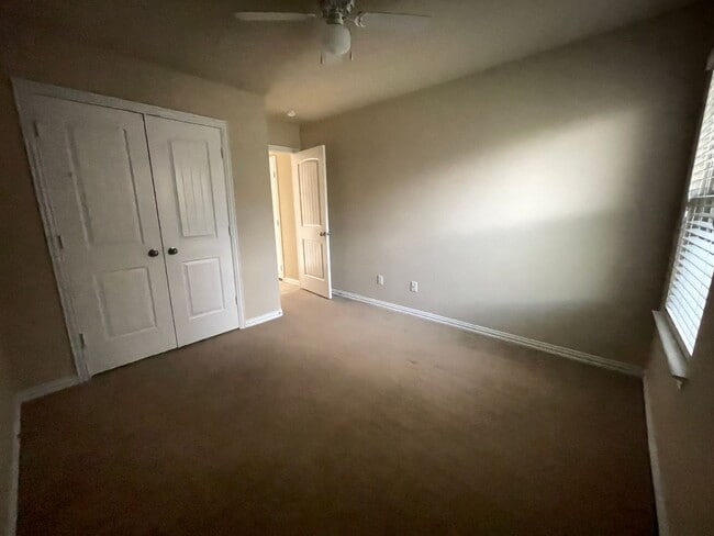 Building Photo - 6401 Alabaster Dr