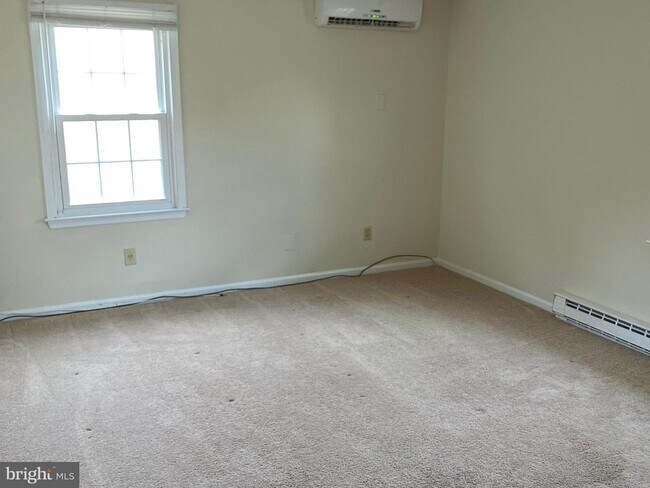 Foto del edificio - 8212 Heather Ln