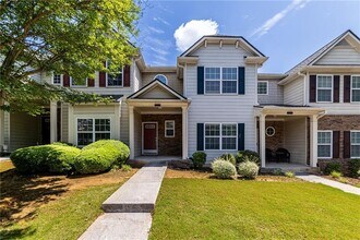 Building Photo - 2657 Cedar Dr