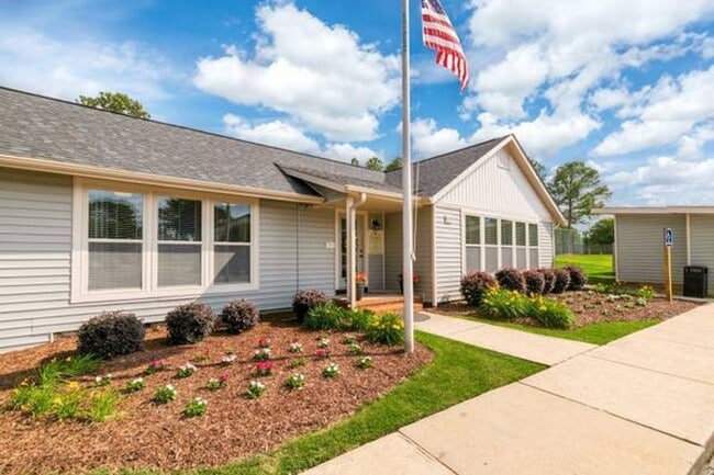 Building Photo - Windtree Apartment Homes