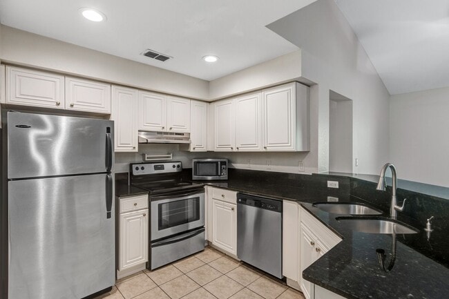 Building Photo - ** IBIS CLUB ** 3 BED / 2 BATH - CONDO - GATED COMMUNITY - SMALL PET OK! - ANNUAL RENTAL