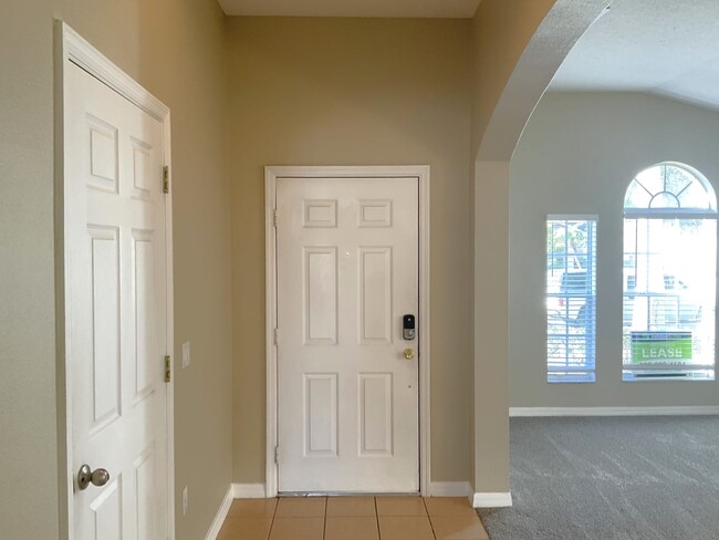 Building Photo - 4631 Cumbrian Lakes Dr