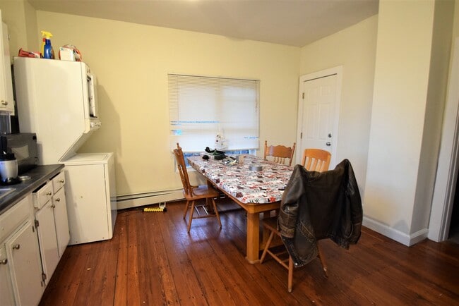 Foto del edificio - 839 Parker St