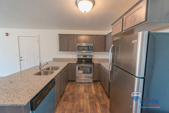 Building Photo - New 3 bed 2 bath Condo Heber Valley