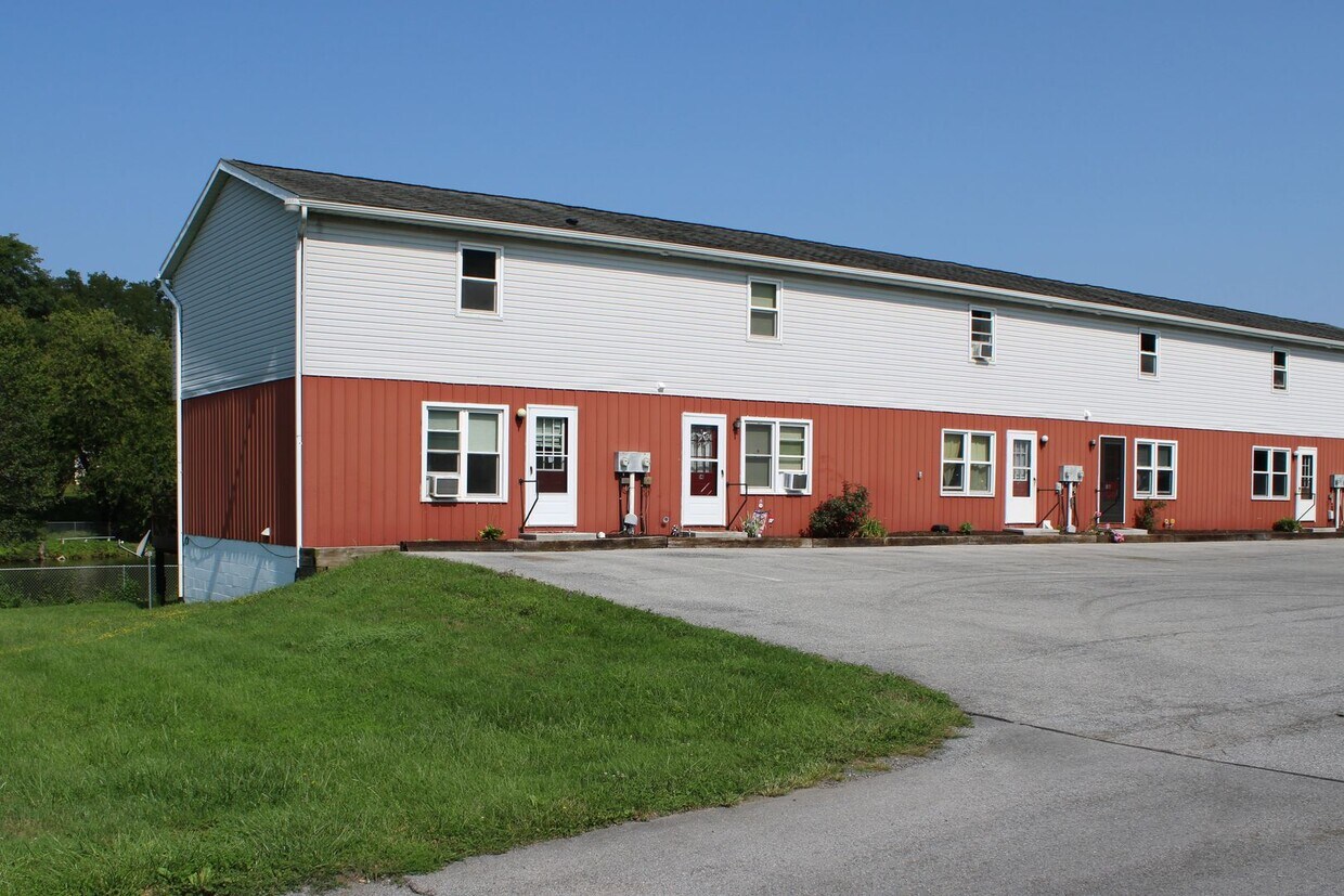 Primary Photo - 109 Twin Hills Rd