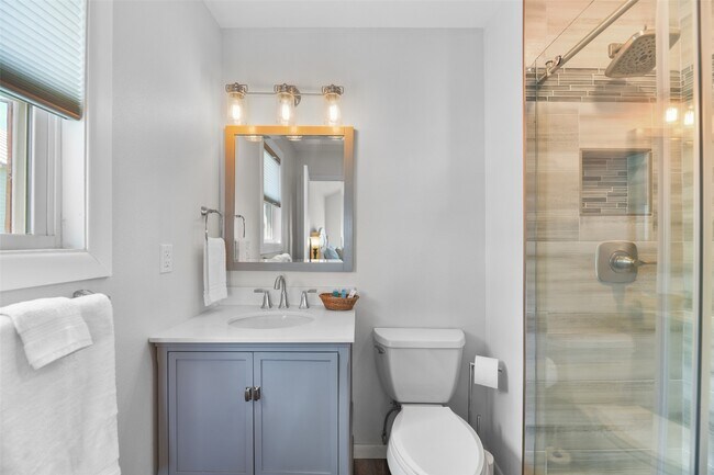 Foto del edificio - 22101 Guadalupe Dr