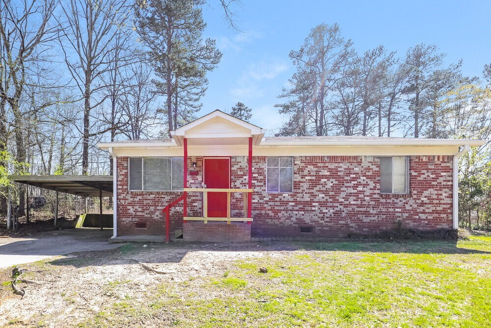 Primary Photo - 260 Shelburn Dr