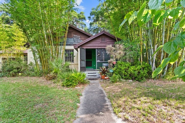 Building Photo - Historic Remodeled Home